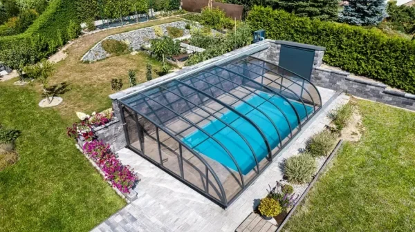 Acoperire piscina din policarbonat Albixon - Dallas pe Perete (On the wall)